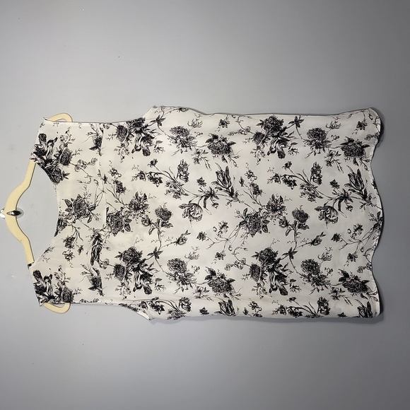 Roz & Ali Women's Floral Black & Ivory Cream Short Sleeve Ruffle Blouse - Picture 6 of 8